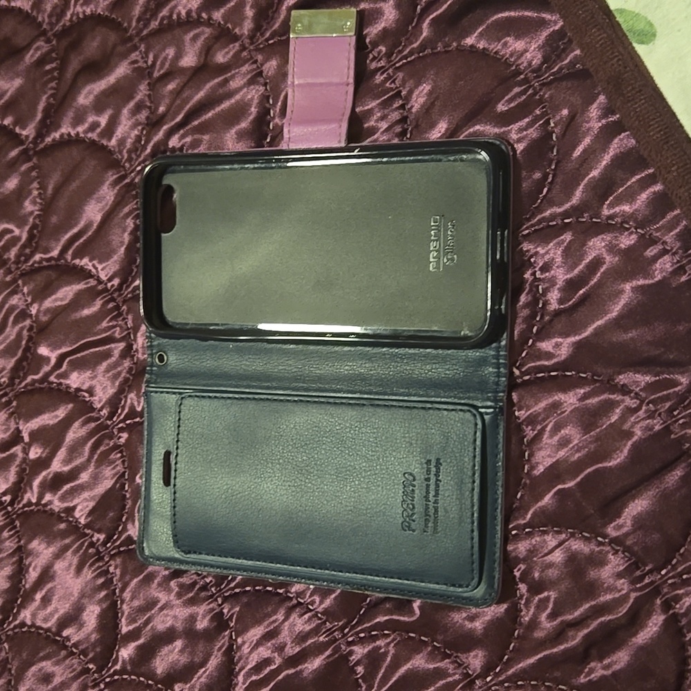 Phone case - Picture 3 of 4